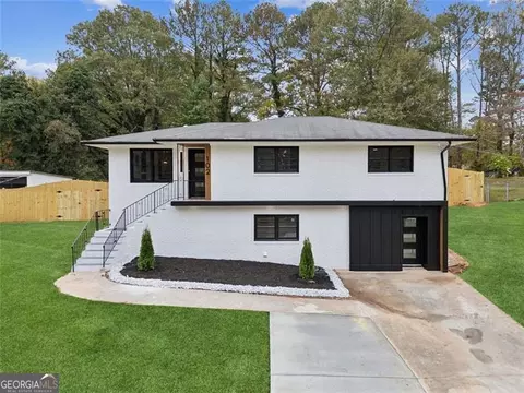 102 Pineland Dr, Smyrna, GA 30082