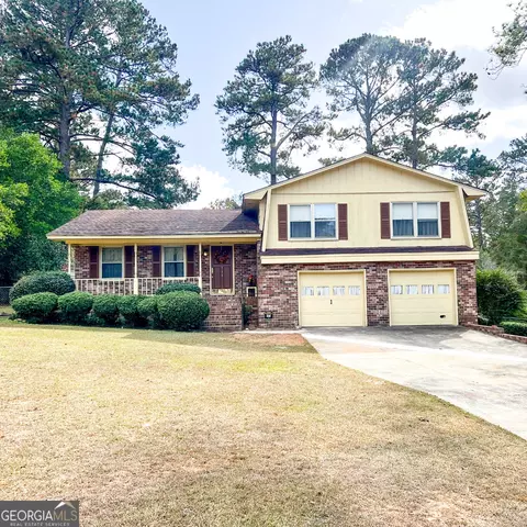 726 Victoria Cir, Dublin, GA 31021