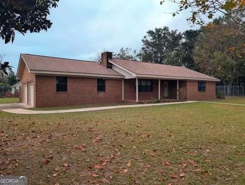 106 Tanglewood Dr, Jesup, GA 31546