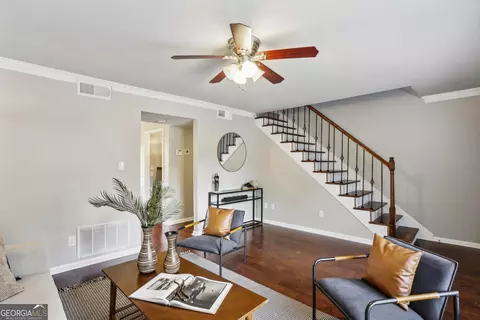 29 La Rue Pl NW, Atlanta, GA 30327