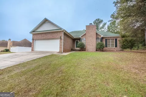 303 Hunters Ridge Dr, Byron, GA 31008
