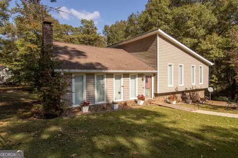 20 Blackberry Ln, Carrollton, GA 30116