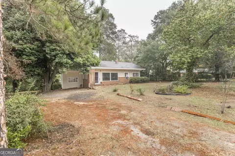 1102 Jewell Dr, Perry, GA 31069