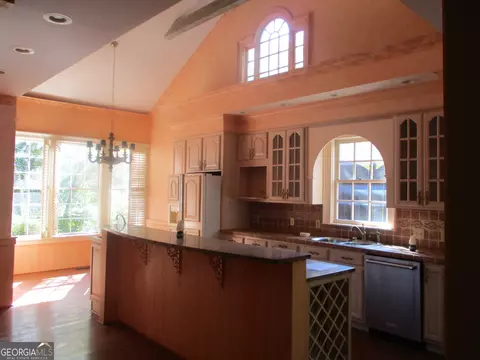 Kitchen - 251 Pine St, Madison, GA 30650 photo 1 of 2