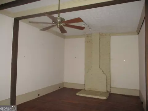 Living - 251 Pine St, Madison, GA 30650 photo 1 of 3