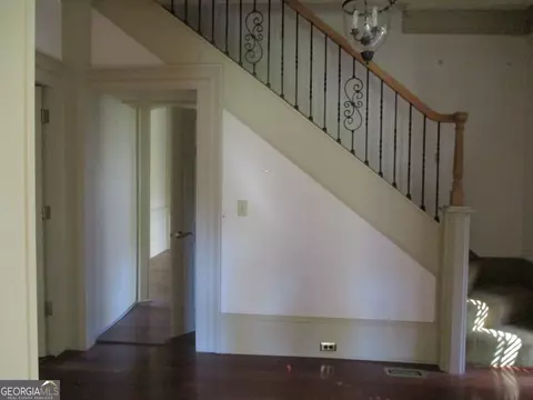 Entry Way - 251 Pine St, Madison, GA 30650 photo 1 of 1