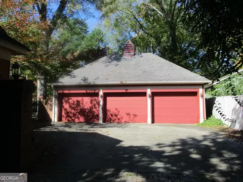Exterior - 251 Pine St, Madison, GA 30650 photo 2 of 3