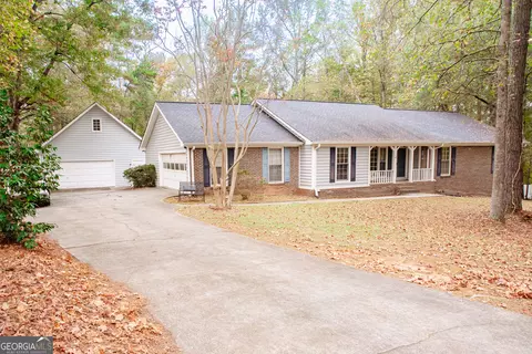 130 Greenridge Ct, Fayetteville, GA 30215