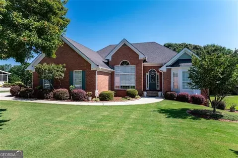 3152 Planters Mill Dr, Dacula, GA 30019