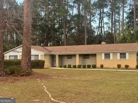 227 N Edgewood Dr, Statesboro, GA 30458