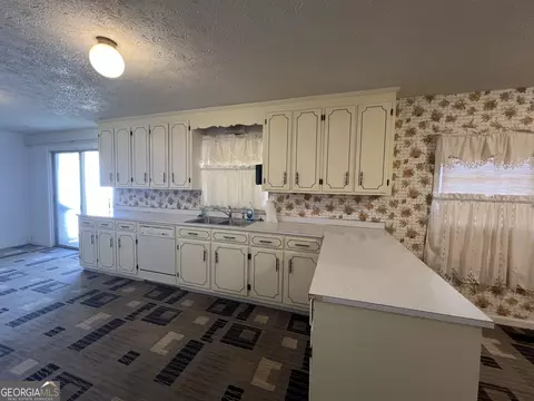 19 Priscilla Dr, Lagrange, GA 30241 photo 9