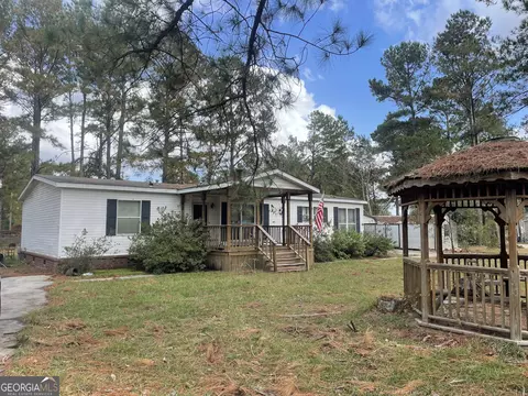 1424 Kight Dr, Metter, GA 30439