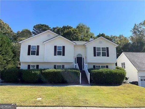 1805 Fort Daniels Trl, Dacula, GA 30019