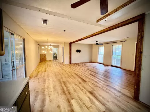 303 Pinehurst Dr, Dublin, GA 31021 photo 4
