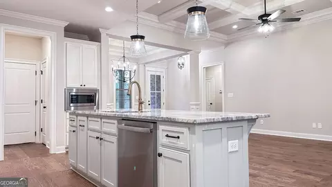 Kitchen - 111 Obsidian Dr, Perry, GA 31069 photo 7 of 8