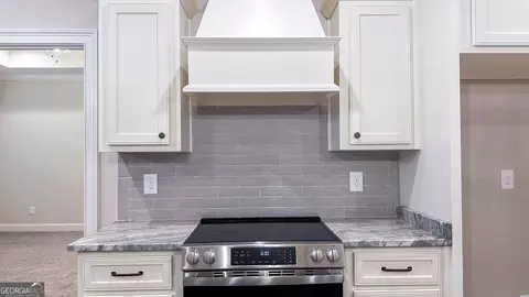 Kitchen - 111 Obsidian Dr, Perry, GA 31069 photo 4 of 8