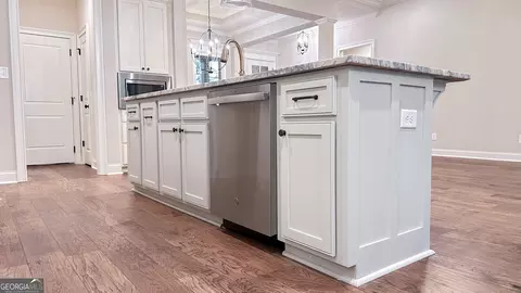 Kitchen - 111 Obsidian Dr, Perry, GA 31069 photo 6 of 8