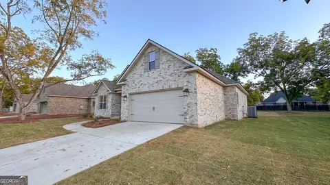 Exterior - 227 Obsidian Dr, Perry, GA 31069 photo 2 of 3
