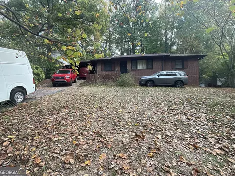 2484 Dodson Dr, East Point, GA 30344