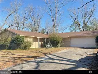 203 Stewart St, Claxton, GA 30417