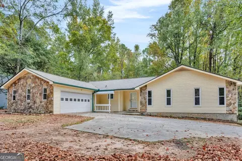 1555 Kon Tiki Ln, Jonesboro, GA 30236