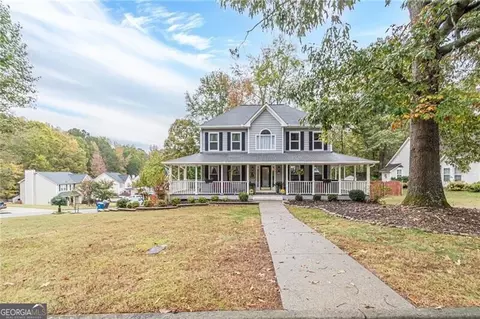 724 Sunny Field Ln, Lawrenceville, GA 30043