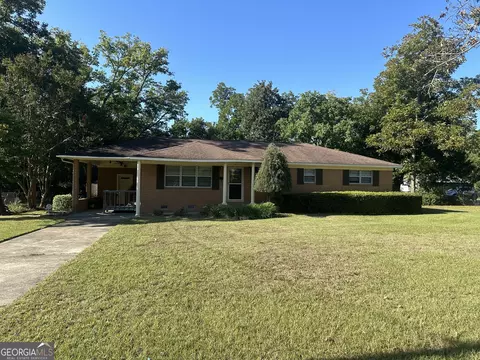 531 Calhoun St, Swainsboro, GA 30401