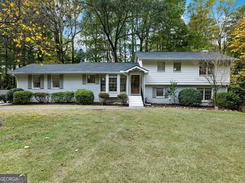 1464 Rochelle Dr, Dunwoody, GA 30338