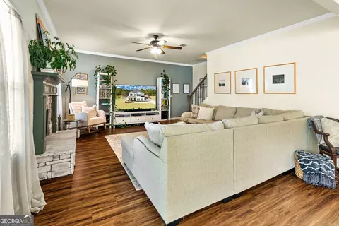 Living - 233 Dixon Cir, Williamson, GA 30292 photo 1 of 1