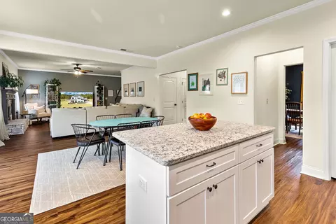 Kitchen - 233 Dixon Cir, Williamson, GA 30292 photo 2 of 2