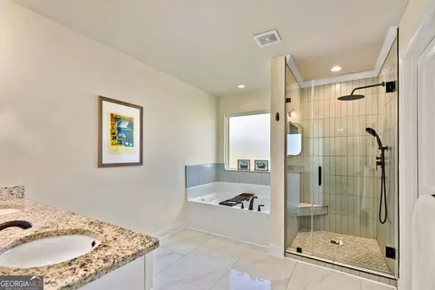 Bath - 233 Dixon Cir, Williamson, GA 30292 photo 1 of 4