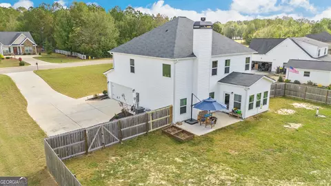 View/Area - 233 Dixon Cir, Williamson, GA 30292 photo 5 of 14