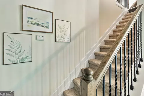 Entry Way - 233 Dixon Cir, Williamson, GA 30292 photo 3 of 4