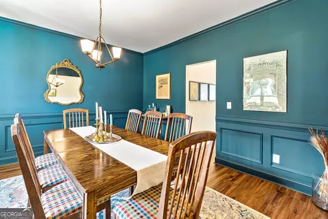 Dining - 233 Dixon Cir, Williamson, GA 30292 photo 2 of 4