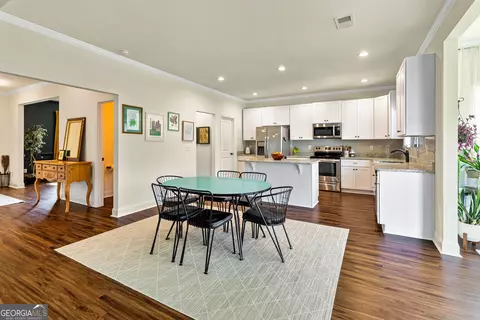 Dining - 233 Dixon Cir, Williamson, GA 30292 photo 3 of 4