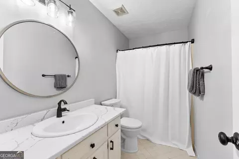 Bath - 2926 Mooty Bridge Rd, Lagrange, GA 30240 photo 6 of 14