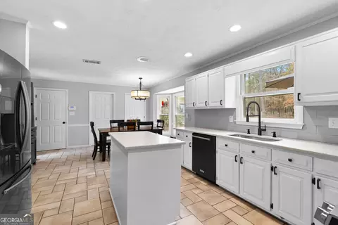 Kitchen - 2926 Mooty Bridge Rd, Lagrange, GA 30240 photo 1 of 6