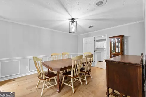 Dining - 2926 Mooty Bridge Rd, Lagrange, GA 30240 photo 3 of 3