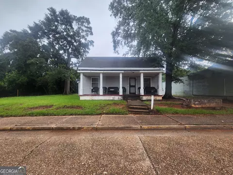 96 Avenue H, Thomaston, GA 30286