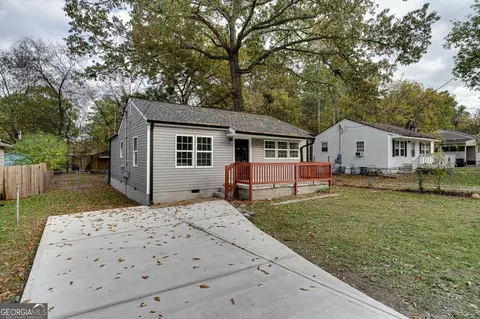 198 Nawaka Ave, Rossville, GA 30741