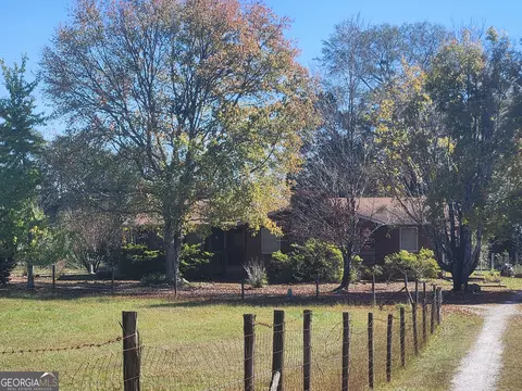 200 Huiet Dr, Fayetteville, GA 30215