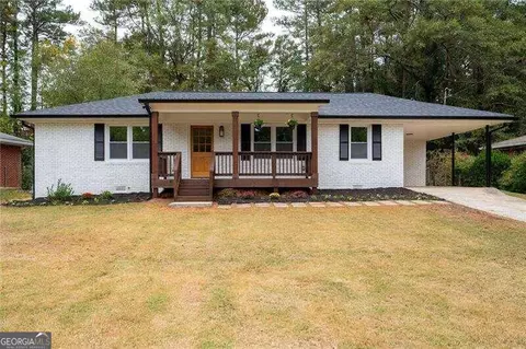 2113 Pawnee Dr SE, Marietta, GA 30067
