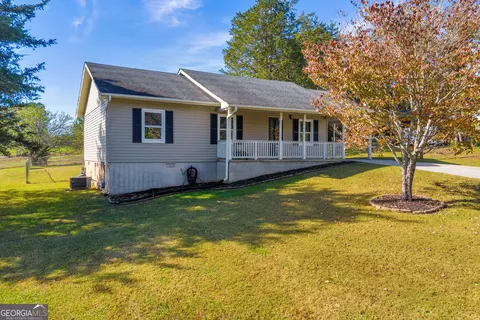 51 Valley Cir, Toccoa, GA 30577