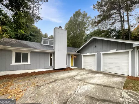 4633 SE South Woodlake Ln, Conyers, GA 30013