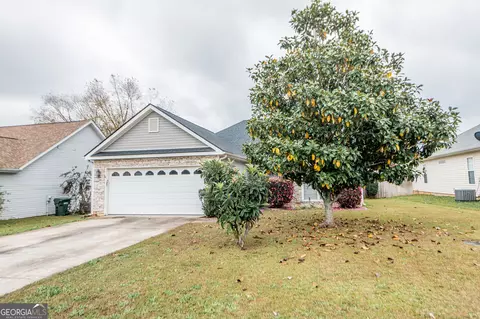 404 Cranesbill Dr, Bonaire, GA 31005