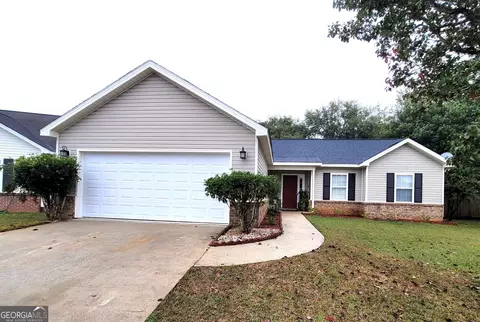 210 Camelot Pl, Warner Robins, GA 31093