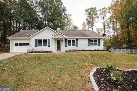 533 Pebble Point Dr, Loganville, GA 30052