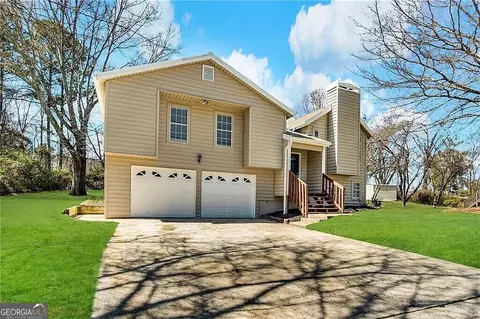 4500 Wood Hollow Ct, Douglasville, GA 30134
