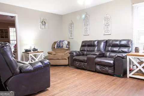 105 Montrose Way, Lagrange, GA 30240 photo 2