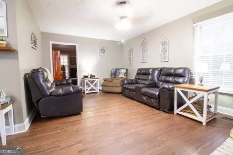 105 Montrose Way, Lagrange, GA 30240 photo 3